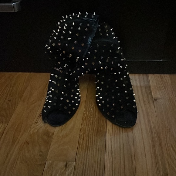 Black spiked booties - Picture 2 of 4